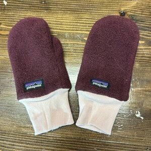 Patagonia 6-12m mittens
